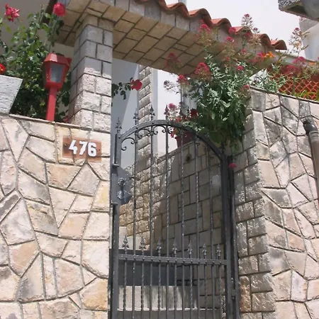 Manuela Apartment *