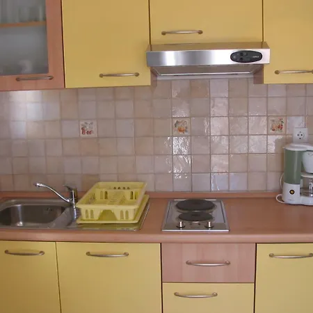 Manuela Apartment Lopar